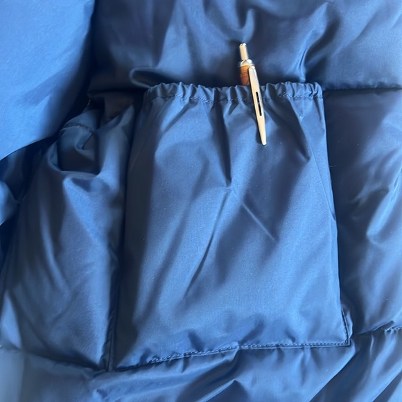 Men’s Large puffer vest - Picture 10 of 12